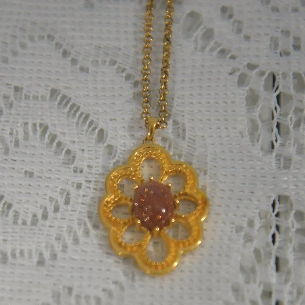 N/A gold tone